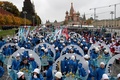 ロシアの首都モスクワで開催された世界青年学生祭典のオープニングパレード。ロシア国営タス通信の提供写真（2017年10月14日撮影、公開）。(c)AFP/TASS/WORLD FESTIVALS OF YOUTH AND STUDENT