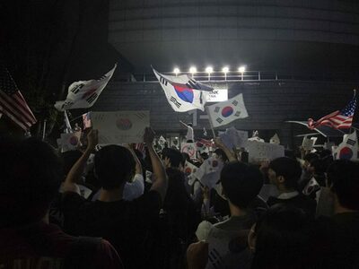 極右・陰謀論の政治利用を排除…韓国の選挙デモで若者たちが「星条旗」や「政治家」を拒絶する理由