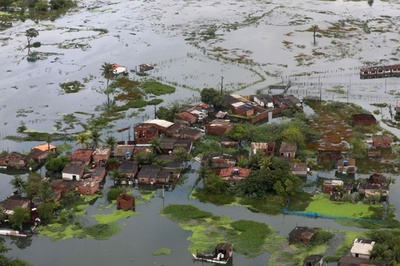 ブラジル豪雨、死者100人に