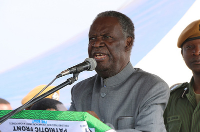 ザンビアのサタ大統領が死去、英国で治療中