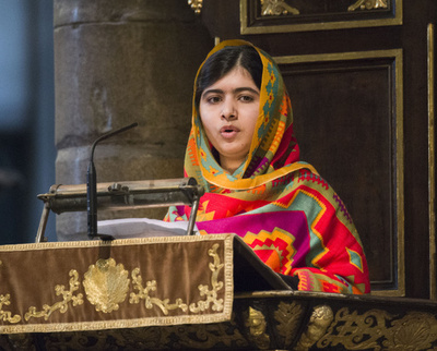 マララさんがナイジェリア訪問、拉致少女らの親と面会