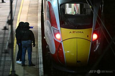 英列車内刺傷事件、容疑者は1人に 鉄道職員1人が重体