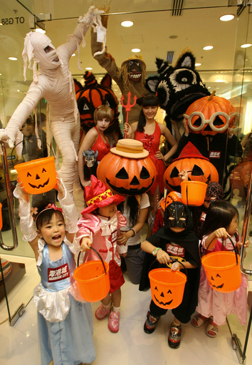 ハロウィーン間近、全米の子どもたちをハイテク機器で守る