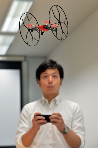 仏パロットの無人機「ローリング・スパイダー」、今月発売へ