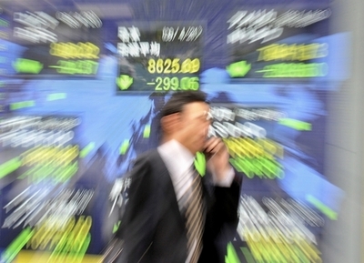 09年度GDPマイナス3.3％、政府見通し下方修正