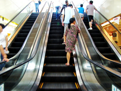エスカレーター「片側空け」を廃止へ 広州地下鉄
