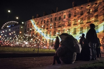 仏リヨンの「光の祭典」、今年も開幕