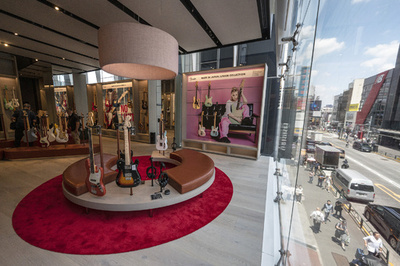 フェンダー初の旗艦店、東京にオープン