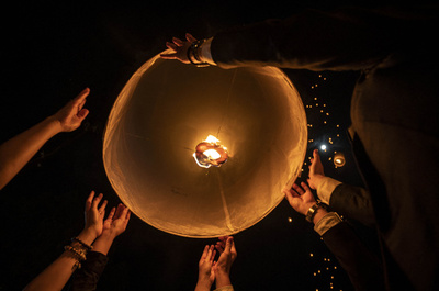 【今日の1枚】夜空照らすランタン インドネシア
