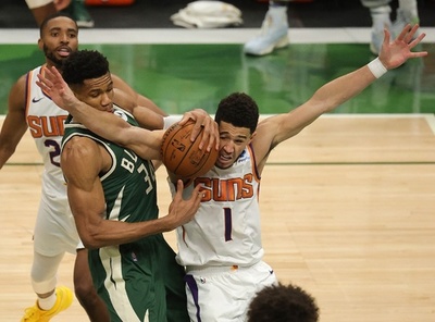 バックスが1勝返す、アデトクンポが41点の活躍