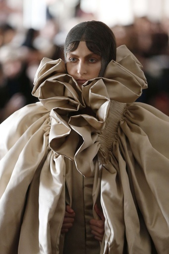 ＜14/15年秋冬パリコレクション＞コリー・ニールセン