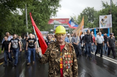 ウクライナ大統領、東部での一方的停戦を約束