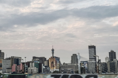 殺し屋雇って妊娠中の愛人殺害、男に終身刑 南ア