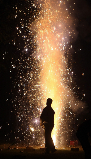 インドでヒンズー教の光の大祭「ディワリ」