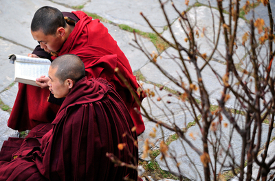 中国各紙、一斉にダライ・ラマ非難、暴動沈静化を報じる