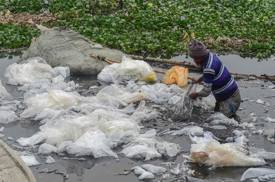 世界の約5億人、十分な仕事に就けず ILO報告