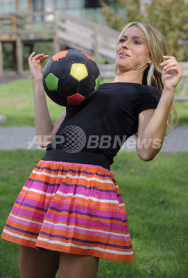 新監督は24歳美女 気になってサッカーも上の空 写真15枚 ファッション ニュースならmode Press Powered By Afpbb News