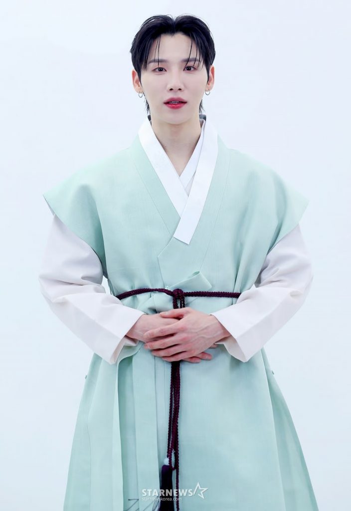 (c)STARNEWS
