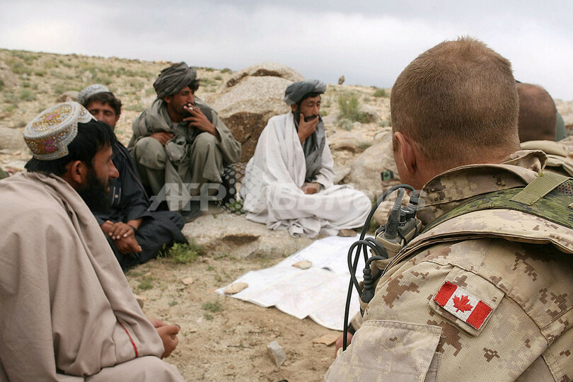 カナダ軍、アフガン駐留を2011年まで延長、NATOの協力が条件