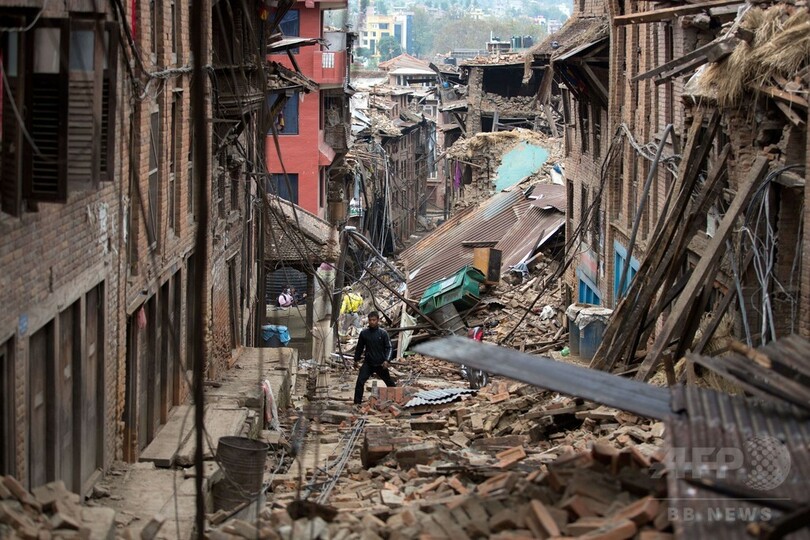 ネパール大地震の死者、5500人超す 写真1枚 国際ニュース:AFPBB News ネパール大地震の死者、5500人超す 写真1枚 国際ニュース:AFPBB News