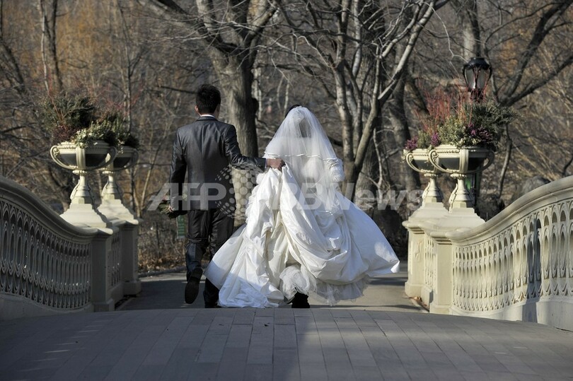 新婚1週間の夫が崖から転落死、妻を殺人罪で起訴 米