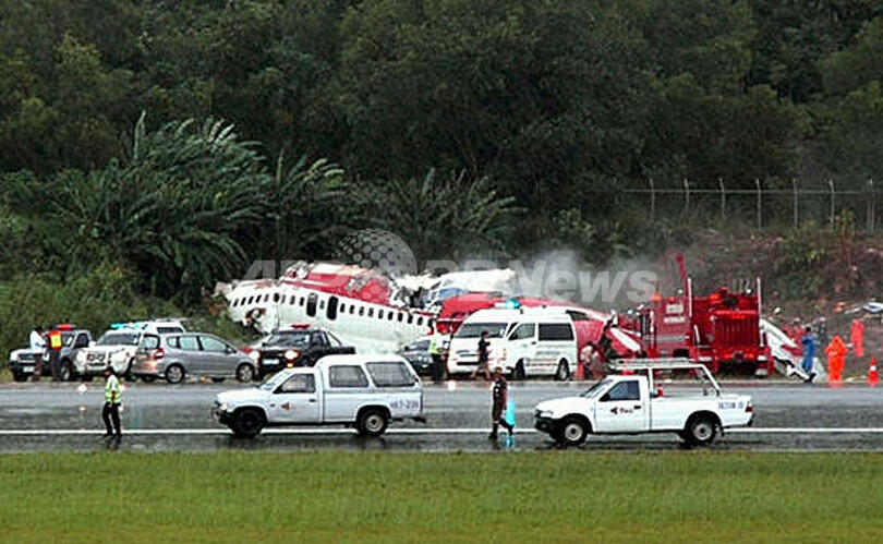 プーケット旅客機炎上事故、原因究明へ