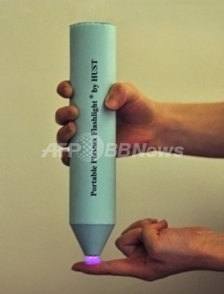 バクテリアを瞬時に殺菌、携帯ライトを豪中研究チームが開発