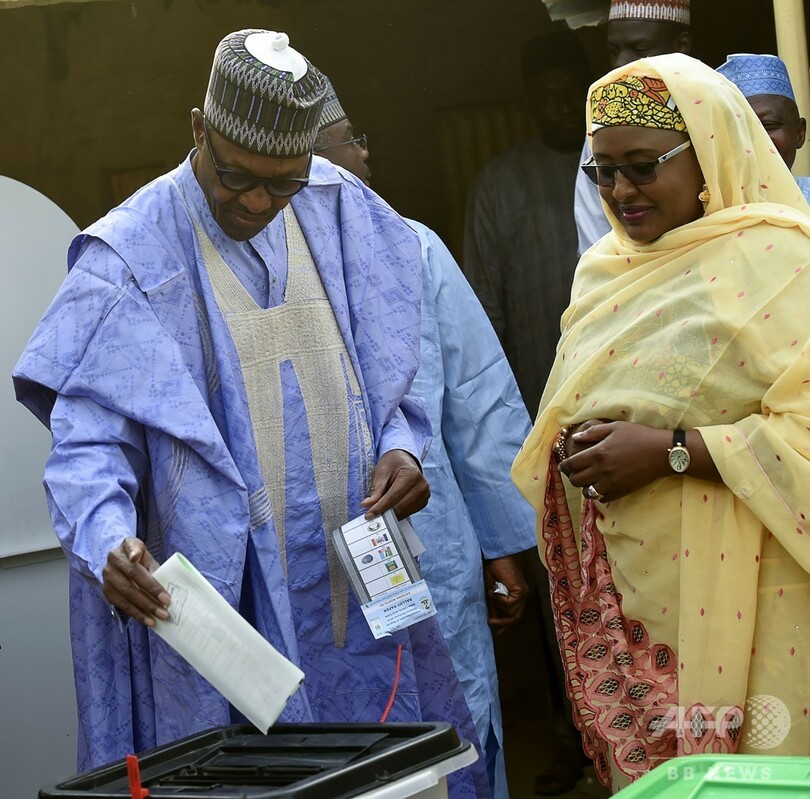 突然延期されたナイジェリア大統領選、1週間遅れで投票始まる