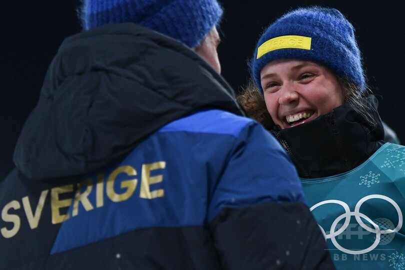 エーベリが涙の金メダル、バイアスロン女子15キロ 平昌五輪