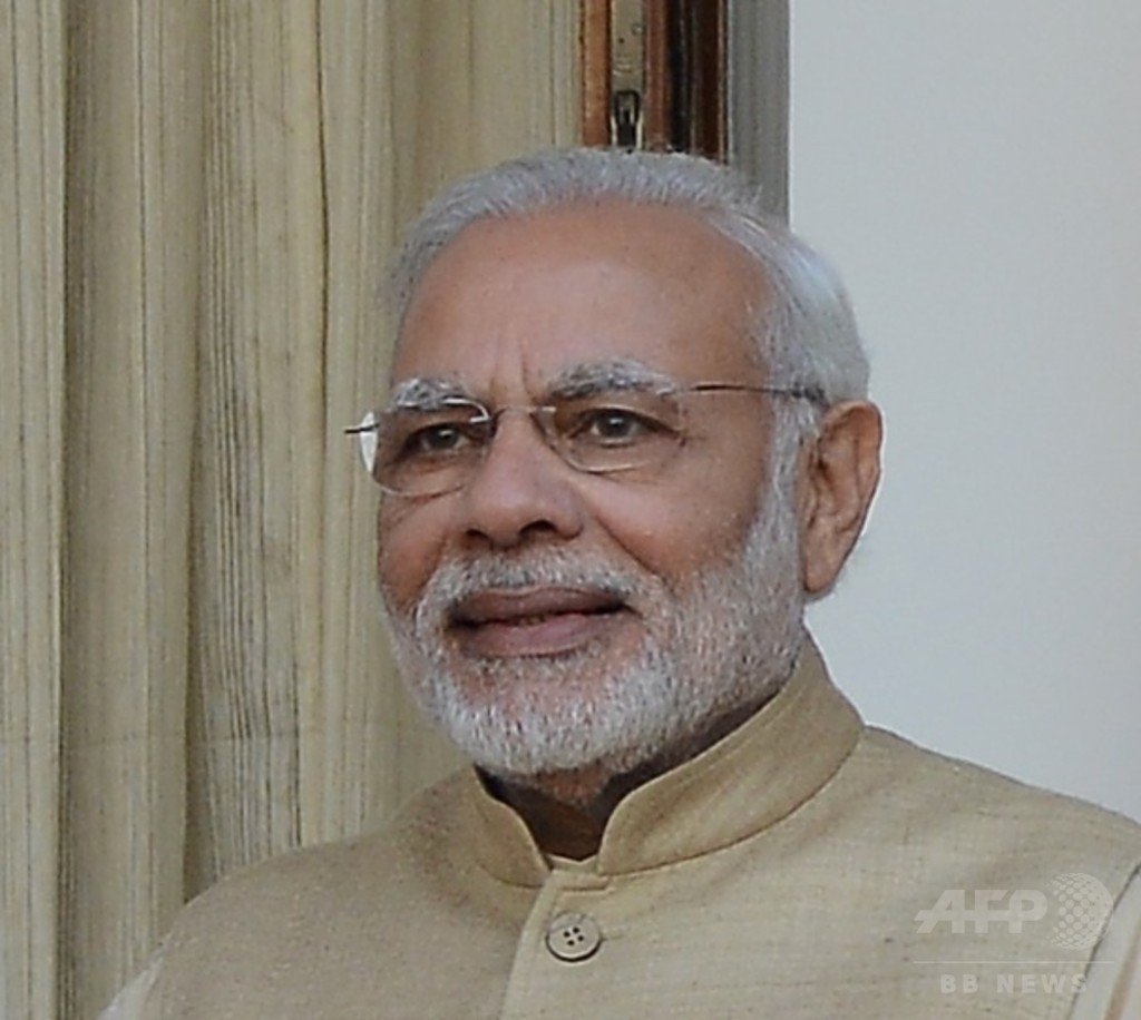 インドで世界一高い像を建立、予算の浪費との批判も インドで世界一高い像を建立、予算の浪費との批判も