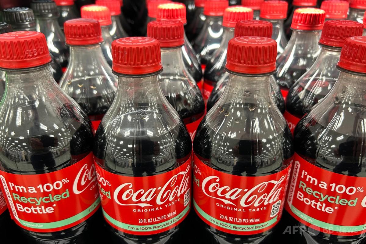 コカ・コーラのプラごみ、年間約60万トンが海や川に流出と予測 写真5枚