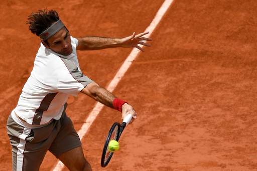 ナダル、「最大のライバル」フェデラー圧倒し全仏OP決勝進出