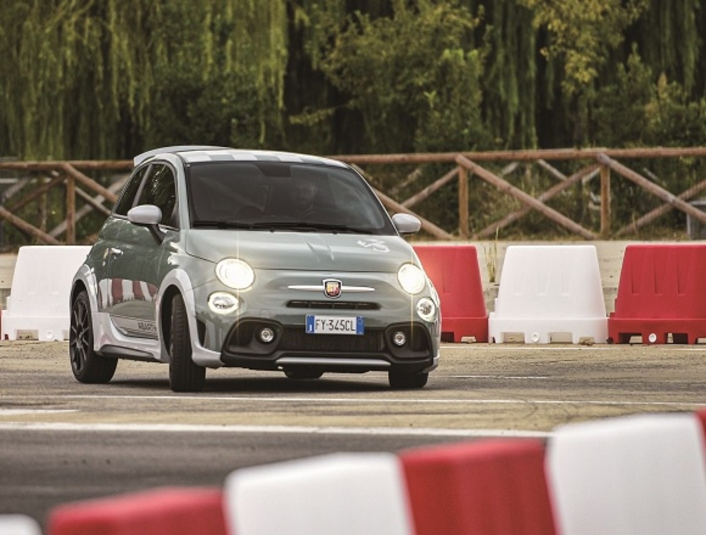 サソリの毒は永遠に不滅 アバルト70周年記念 #1 ABARTH 695 70th ANNIVERSARY サソリの毒は永遠に不滅 アバルト70周年記念 #1 ABARTH 695 70th ANNIVERSARY