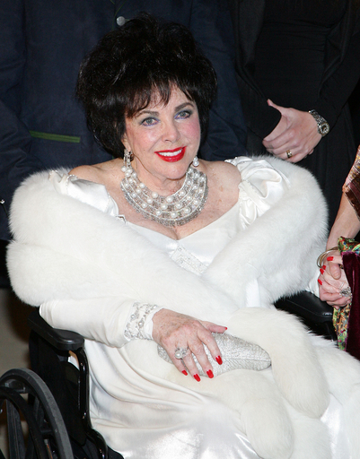 エリザベス・テイラー、75歳誕生パーティーが開催される - 米国 写真3