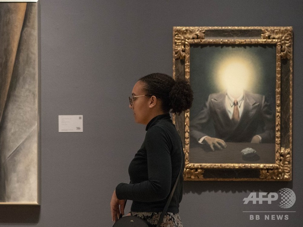 シュールレアリスムの巨匠マグリットの絵画、31億円で落札 写真1