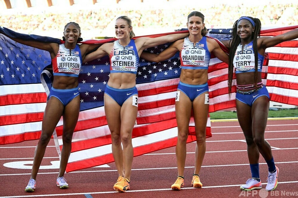 女子400mリレーは米国が金、ジャマイカ抑える 世界陸上 写真5枚 国際ニュース：AFPBB News