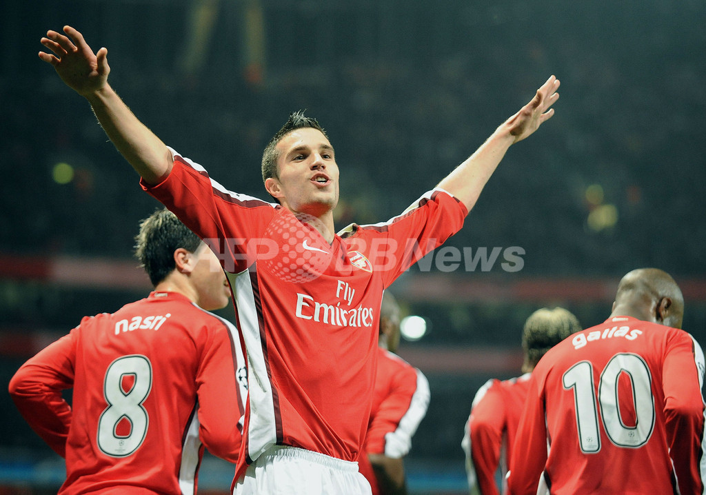 アーセナル ファン・ペルシーの得点でローマに先勝 写真29枚