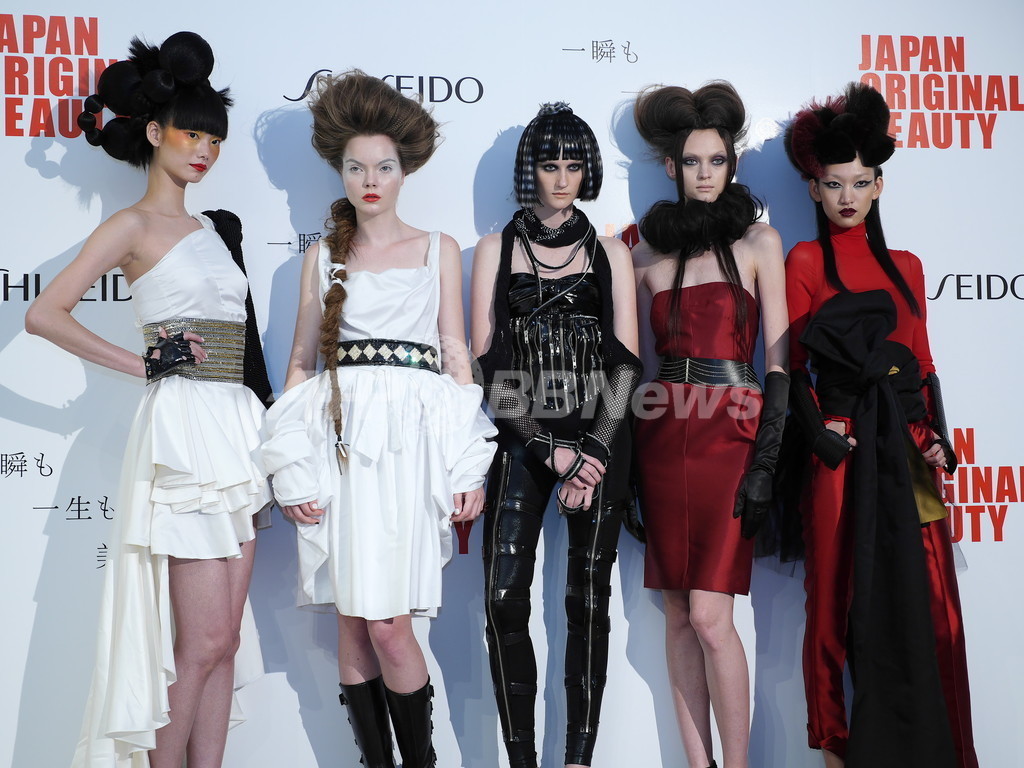 『ジョジョの奇妙な冒険』18人のキャラクターを実物モデルで表現、SHISEIDO
