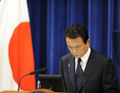 内閣総辞職後に都内の首相官邸で記者会見する麻生太郎（Taro Aso）首相（2009年9月16日撮影）。(c)AFP/Yoshikazu TSUNO