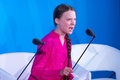 米ニューヨークの国連本部で開かれた気候行動サミットで演説するグレタ・トゥンベリさん（2019年9月23日撮影）。(c)Johannes EISELE / AFP