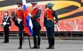 ロシア・サンクトペテルブルクで、戦勝記念日の軍事パレードのリハーサルに臨む儀仗兵（2020年6月20日撮影）。(c)OLGA MALTSEVA / AFP