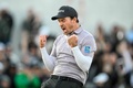 男子ゴルフ米国ツアー、フェニックス・オープン最終日。優勝を喜ぶニック・テイラー（2024年2月11日撮影）。(c)Orlando Ramirez/Getty Images/ AFP