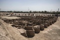 エジプト・ルクソール近郊で発見された古代都市遺構（2021年4月10日撮影）。(c)Khaled DESOUKI / AFP
