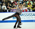 11-12フィギュアスケートGPシリーズ第2戦スケート・カナダ（2011 Skate Canada International）は30日、オンタリオ（Ontario）州ミシサガ（Mississauga）のハーシーセンター（Hershey Centre）でアイスダンスのフリーダンス（FD）が行われ、ショート・ダンス（SD）で首位に立っていたカナダのテッサ・ヴァーチュー（Tessa Virtue）／スコット・モイア（Scott Moir）組が、FDでも首位となる106.73点を記録し、合計178.34点で優勝を飾った。

合計154.87点で3位に入ったイタリアのアンナ・カッペリーニ（Anna Cappellini）／ルカ・ラノッテ（Luca Lanotte）組（2011年10月30日撮影）。(c)AFP/Geoff Robins