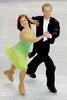 フィギュアスケート四大陸選手権2009、アイスダンス・コンパルソリーダンス（規定、CD）に臨むエミリー・サミュエルソン（左）とエヴァン・ベイツ。（2009年2月4日撮影）(c)AFP/Getty Images/Matthew Stockman