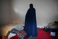 腎臓を売った女性。アフガニスタン・ヘラートの自宅で（2022年2月4日撮影）。(c)Wakil KOHSAR / AFP
