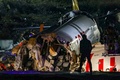 トルコ・イスタンブールのサビハ・ギョクチェン空港で、滑走路から外れたペガサス航空のボーイング737型旅客機（2020年2月5日撮影）。(c)STR / AFP