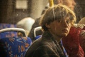 ウクライナ南部ザポリージャに到着した、マリウポリからバスで避難してきた人（2022年5月8日撮影）。(c)Dimitar DILKOFF / AFP