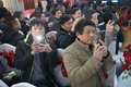 祝福する招待客ら（2019年1月13日撮影）。(c)CNS/韋亮