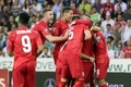サッカー欧州選手権2016予選グループE、スロベニア対イングランド。得点を喜ぶイングランドの選手（2015年6月14日撮影）。(c)AFP/Jure Makovec